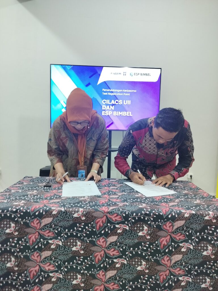 Tanda Tangan MoU dengan CILACS UII Tanda Tangan MoU dengan CILACS UII